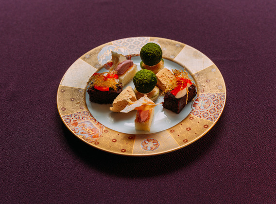 Gold Patterned Dinner Set