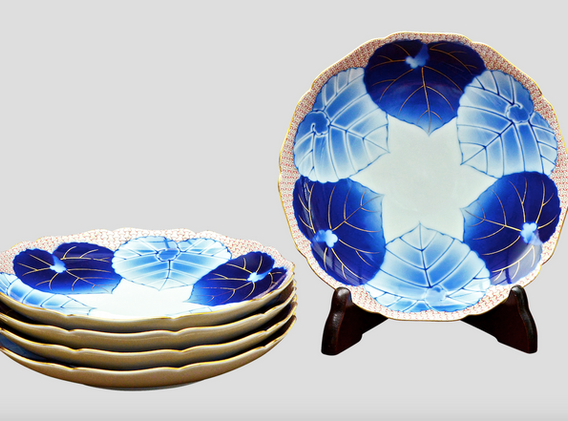 Explore Begonia Collection to find the made in arita Begonia Dinnerware Set at Koransha US