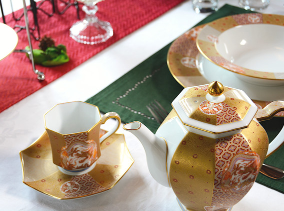 Gold Patterned Dinner Set